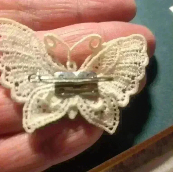 Fabric crochet butterfly brooche - Picture 3 of 3